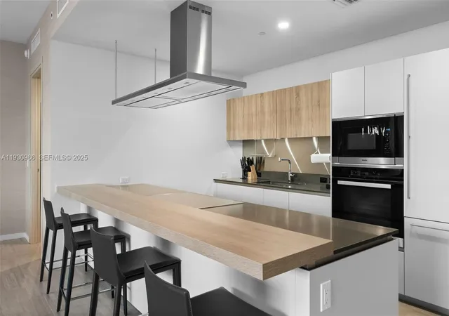 3rd image of 1000 Brickell Plz #PH5904, Miami, FL 33131 | MLS# A11930966