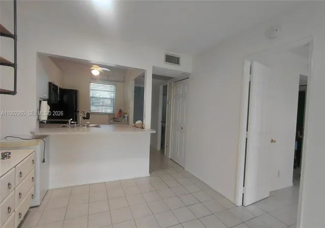 5th image of 9470 Poinciana Pl #202, Davie, FL 33324 | MLS# A11902960