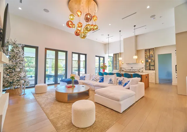 5th image of 11001 Sw 74Th Ave, Pinecrest, FL 33156 | MLS# A11932461