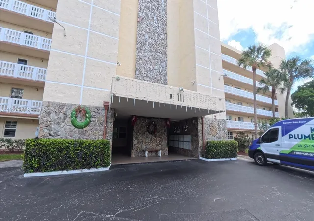 2nd image of 111 Se 3rd Ave #502, Dania, FL 33004 | MLS# A11932569