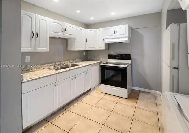 3rd image of 6352 Boulevard Of Champions 1 #1, Pompano Beach, FL 33068 | MLS# A11929411