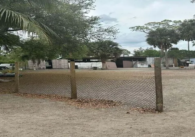 4th image of 3525 D Rd Rd, Loxahatchee, FL 33470 | MLS# R11148346