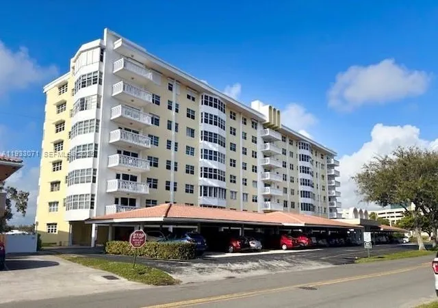 Homes for sale in Fort Lauderdale, FL | 2500 Ne 48Th Ln #507, Fort Lauderdale, FL 33308 | MLS# A11933071