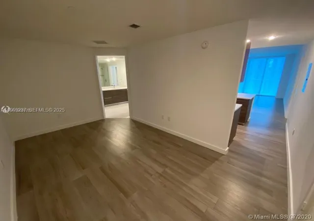 3rd image of 1100 S Miami Ave #3011, Miami, FL 33130 | MLS# A11903237