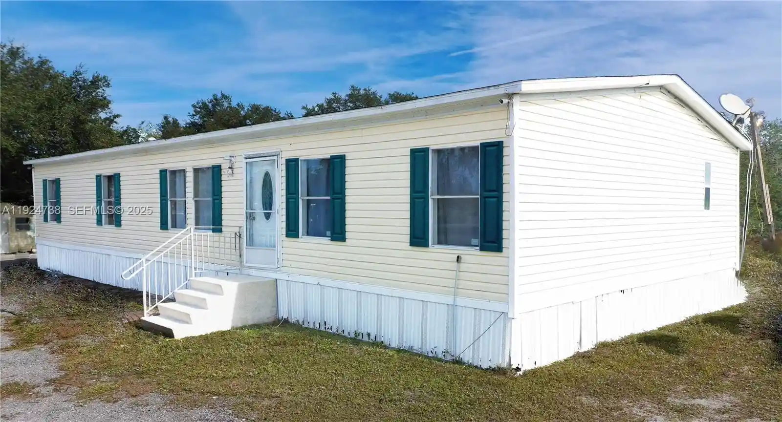 Photo 1 of Manufactured home for sale at 225 N Estribo St, Clewiston, FL 33440 | MLS# A11924738 | Listing updated on 2026-09-23