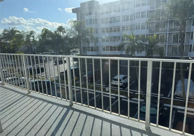 3rd image of 16570 Ne 26Th Ave #3C, North Miami Beach, FL 33160 | MLS# A11900775