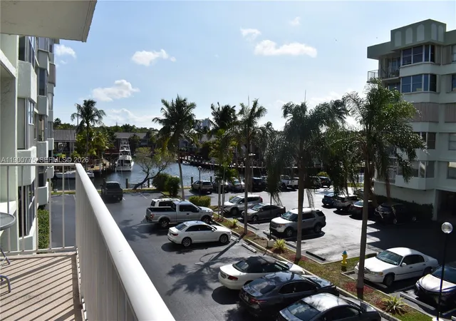 4th image of 16570 Ne 26Th Ave #3C, North Miami Beach, FL 33160 | MLS# A11900775