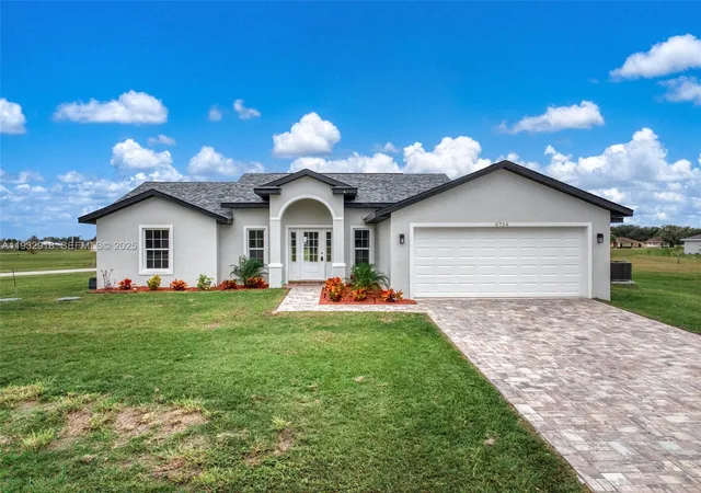 2nd image of 6724 Heavitree Dr, Sebring, FL 33876 | MLS# A11932918