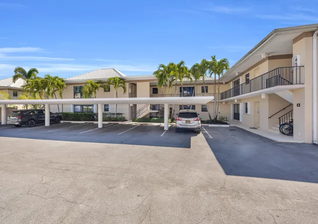 Photo 1 of Condo for sale at 4 Se Turtle Crk Dr #E, Jupiter, FL 33469 | MLS# R11148876 | Listing updated on 2026-09-23