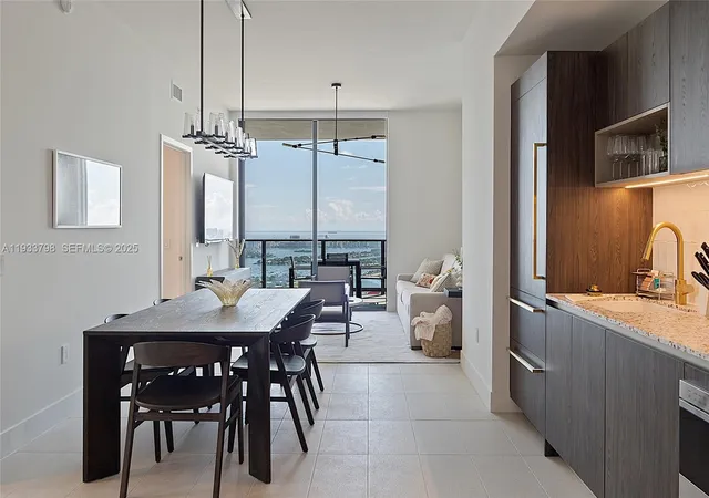3rd image of 159 Ne 6Th St #5015, Miami, FL 33132 | MLS# A11933798