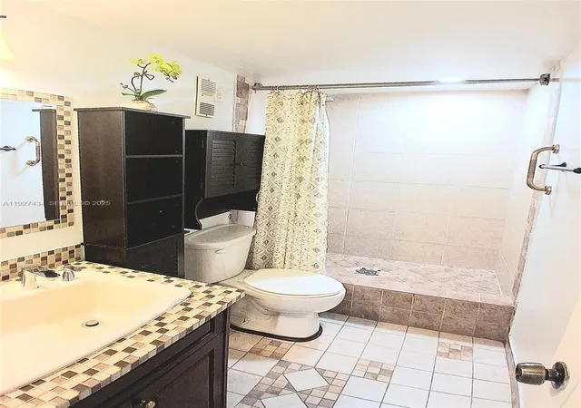 60th image of 3905 N Nob Hill Rd #510, Sunrise, FL 33351 | MLS# A11927434