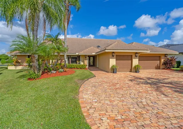 Homes for sale in Tamarac, FL | 7840 Nw 86Th Ter, Tamarac, FL 33321 | MLS# A11932460