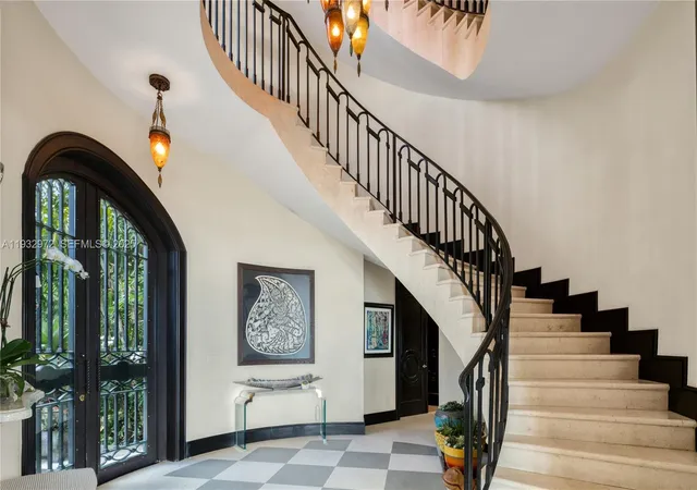 5th image of 10330 W Broadview Dr, Bay Harbor Islands, FL 33154 | MLS# A11932972