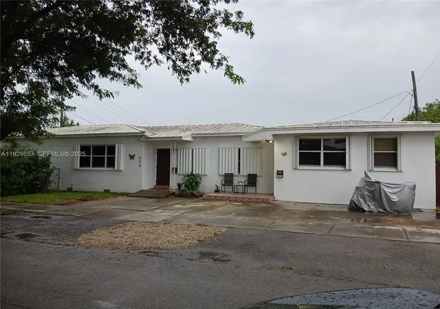 Homes for sale in Miami, FL | 650 Sw 44th Ct, Miami, FL 33134 | MLS# A11928657