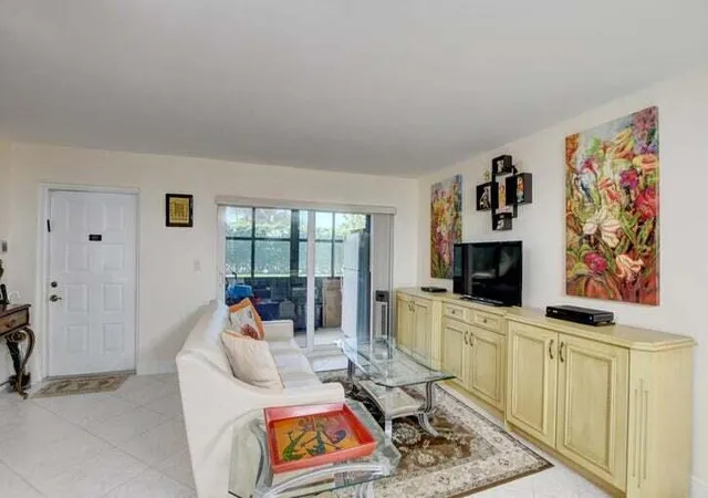 4th image of 7539 S Oriole Blvd #103, Delray Beach, FL 33446 | MLS# R11149473