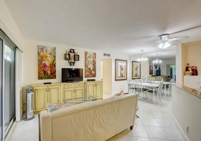 5th image of 7539 S Oriole Blvd #103, Delray Beach, FL 33446 | MLS# R11149473