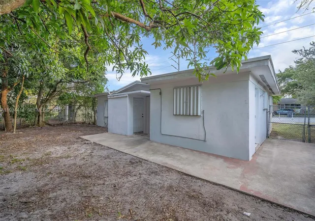 4th image of 265 Nw 135Th, North Miami, FL 33168 | MLS# A11934414