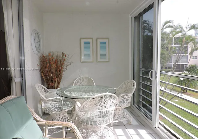 4th image of 324 Se 10Th St #207, Dania, FL 33004 | MLS# A11930308