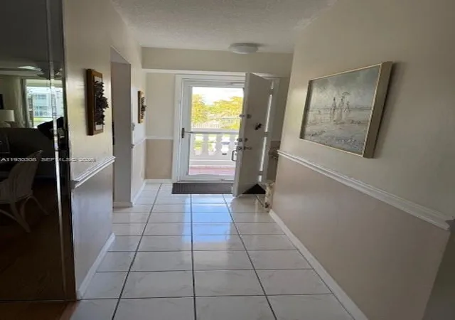 5th image of 324 Se 10Th St #207, Dania, FL 33004 | MLS# A11930308