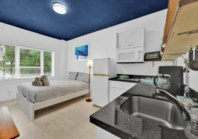 5th image of 255 W 24Th St #302, Miami Beach, FL 33140 | MLS# A11930315