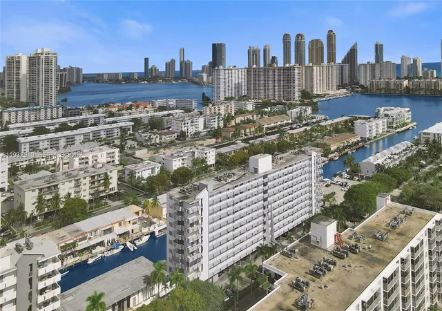 2nd image of 3703 Ne 166Th St, North Miami Beach, FL 33160