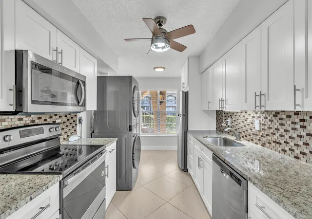 3rd image of 13950 Via Flora, Delray Beach, FL 33484