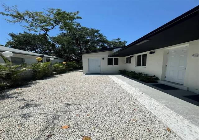 Homes for sale in Dania Beach, FL | 111 Nw 7Th Ave, Dania Beach, FL 33004 | MLS# A11936067