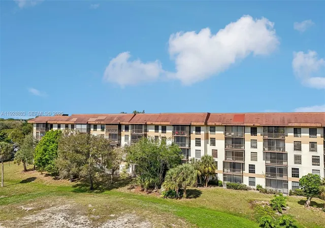 44th image of 5570 Nw 44th St #510A, Lauderhill, FL 33319 | MLS# A11928803