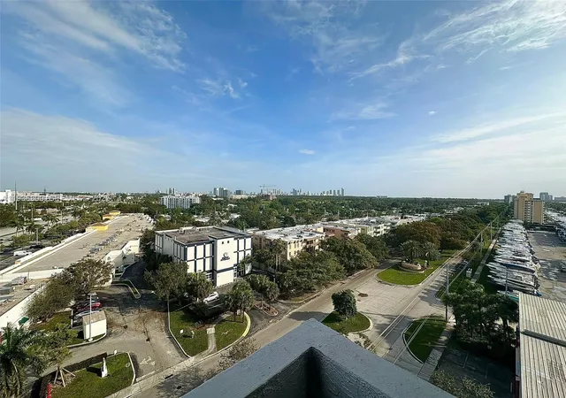 4th image of 13499 Biscayne Blvd #1013, North Miami, FL 33181 | MLS# A11936300