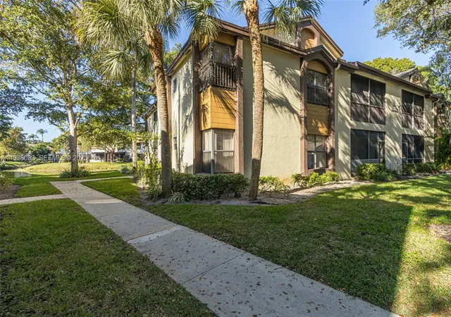 4th image of 4534 S Carambola Cir, Coconut Creek, FL 33066