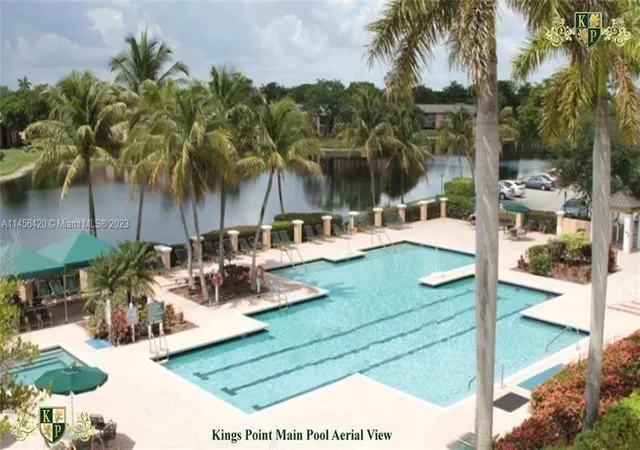 Homes for sale in Fort Lauderdale, FL | 10738 W Clairmont Circle, Fort Lauderdale, FL 33321 | Houzeo