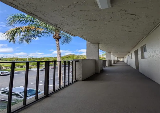 5th image of 6080 Nw 44Th St #305, Lauderhill, FL 33319 | MLS# A11937242