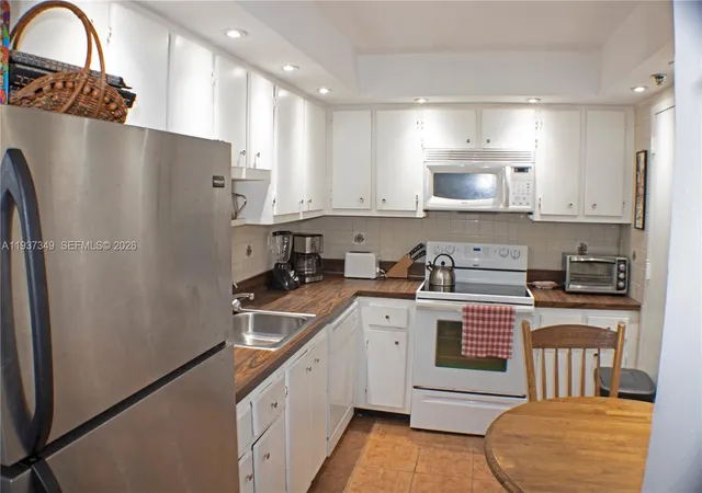 4th image of 9511 Collins Ave #1108, Surfside, FL 33154 | MLS# A11937349