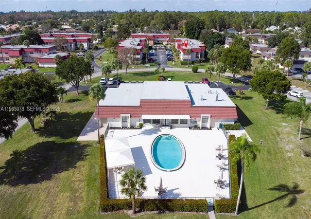 2nd image of 12027 S Greenway Cir, Royal Palm Beach, FL 33411
