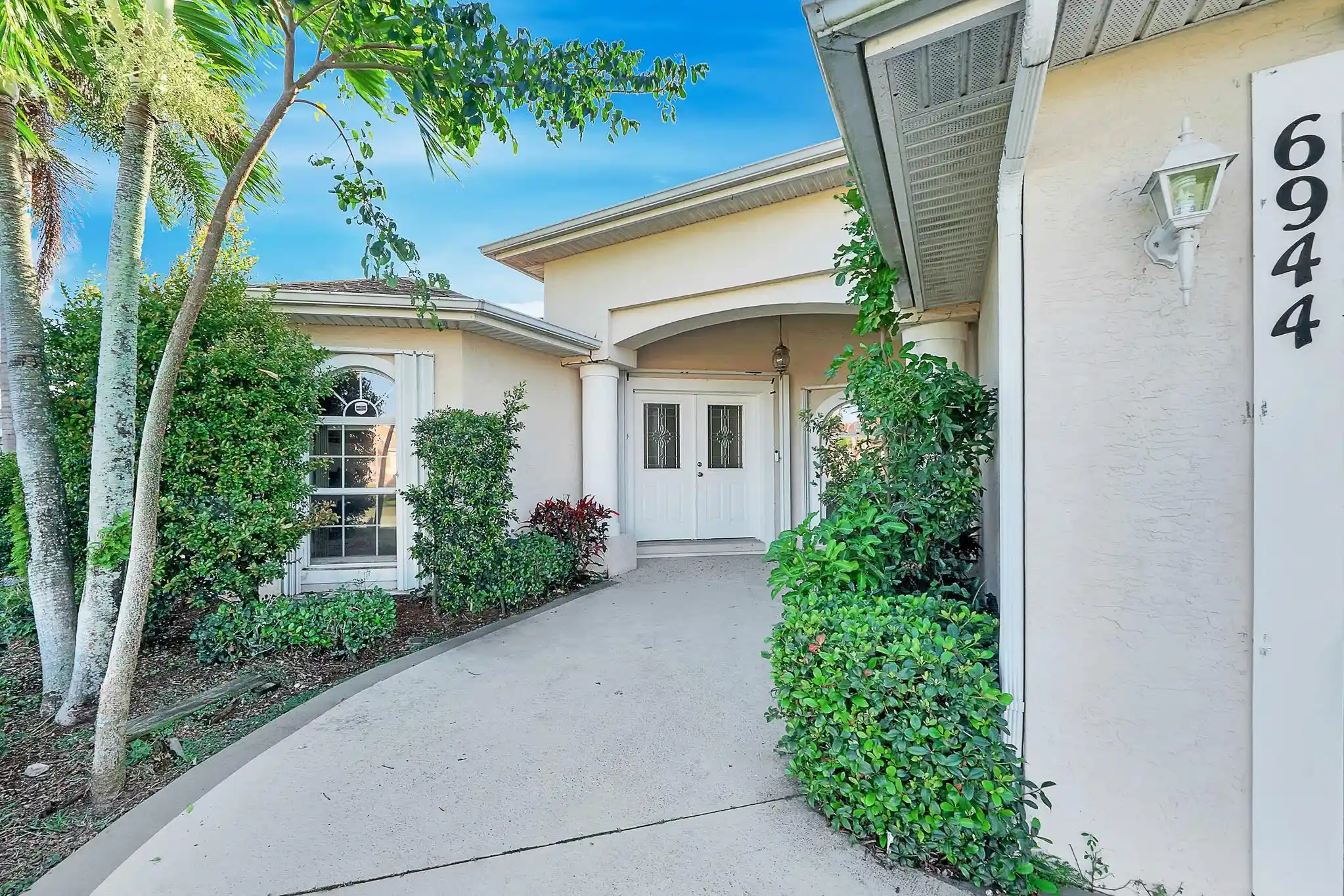 Photo 1 of Single family home for sale at 6944 Nw Daffodil Ln, Port Saint Lucie, FL | MLS# F10543125 | Listing updated on 2026-10-27