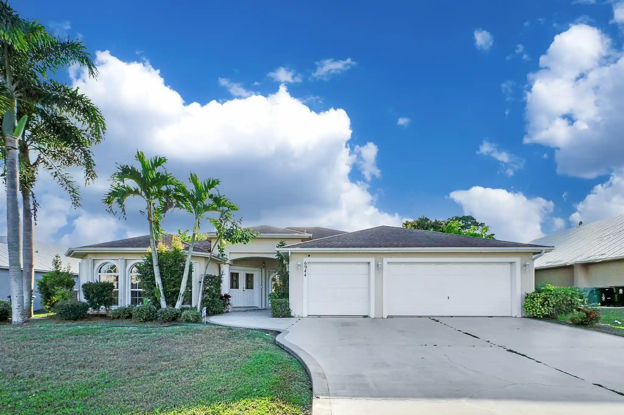 Photo 1 of Single family home for sale at 6944 Nw Daffodil Ln, Port Saint Lucie, FL | MLS# F10543125 | Listing updated on 2026-10-29