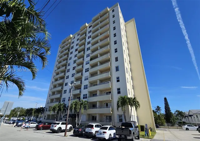 Homes for sale in Fort Lauderdale, FL | 900 Ne 18th Ave #801, Fort Lauderdale, FL 33304 | MLS# A11937570