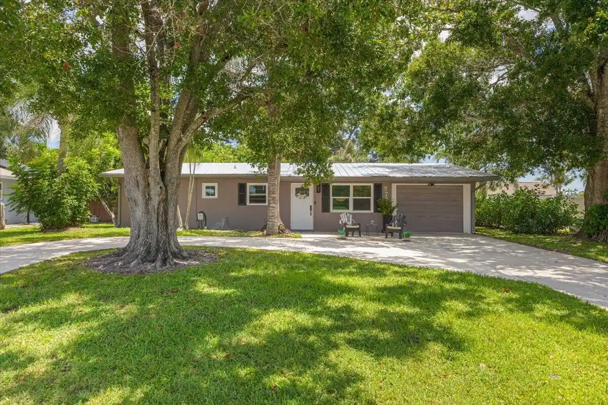 Photo 1 of Single family home for sale at 477 Se Asbury Ln, Port St Lucie, FL 34983 | MLS# R11151114 | Listing updated on 2026-10-27