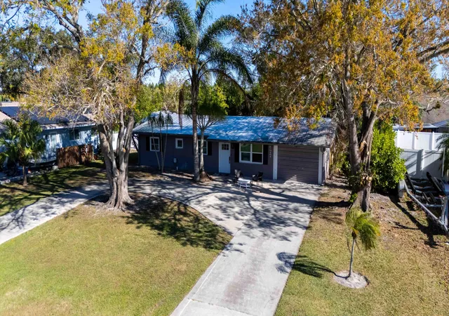 2nd image of 477 Se Asbury Ln, Port Saint Lucie, FL 34983 | MLS# R11151114