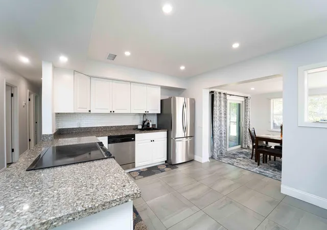 5th image of 477 Se Asbury Ln, Port Saint Lucie, FL 34983 | MLS# R11151114