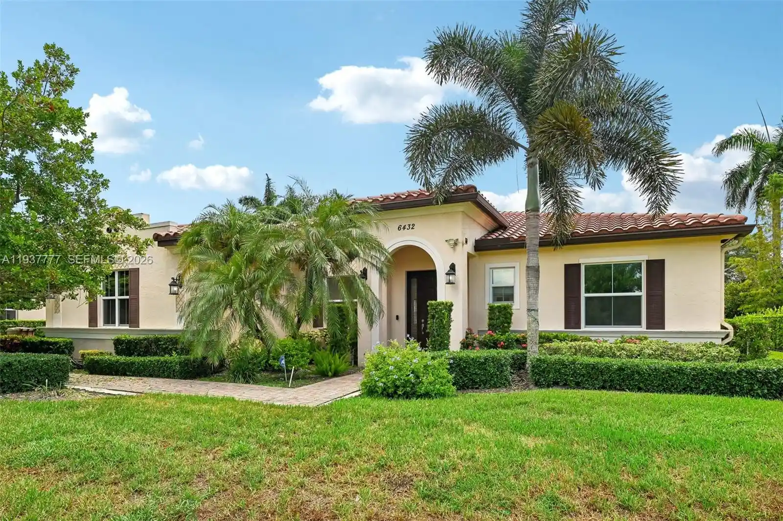 Single family home for sale at 6432 SW 55th Place, Davie, FL 33314 | MLS# A11937777