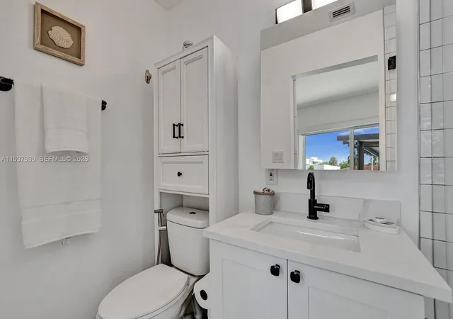 Homes for sale in Fort Lauderdale, FL | 1108 Tangelo Iss, Fort Lauderdale, FL 33315 | MLS# A11937939