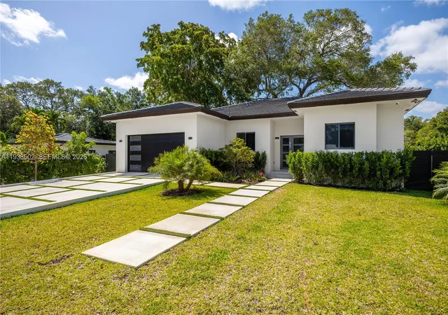 2nd image of 1030 Ne 121st St, Biscayne Park, FL 33161 | MLS# A11938602