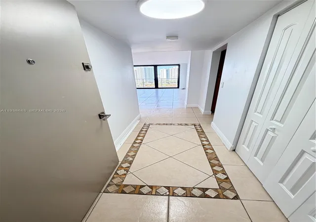 2nd image of 3701 N Country Club Dr #1901, Aventura, FL 33180 | MLS# A11938685