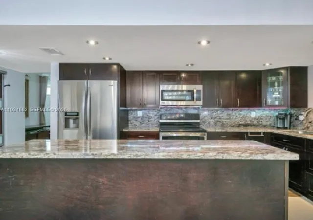 3rd image of 20401 Ne 30Th Ave #1088, Miami, FL 33180 | MLS# A11934662