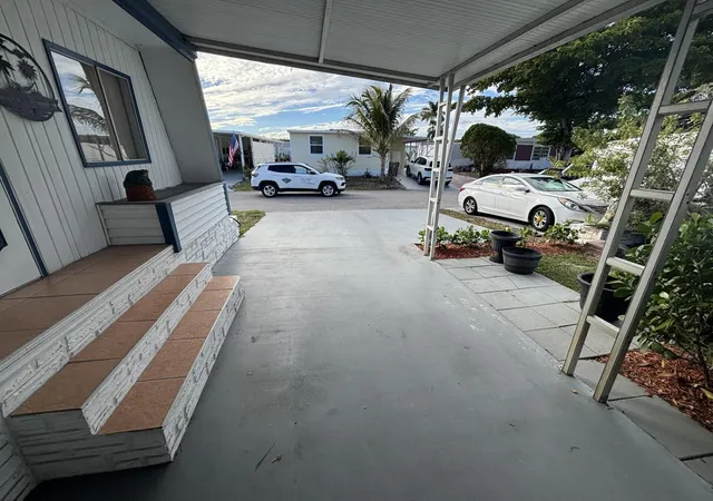 Photo 4 of Manufactured home for sale at 4912 NW 3rd Ave Lot 940, Deerfield Beach, FL 33064 | MLS# R11151601 | Listing updated on 2026-09-23