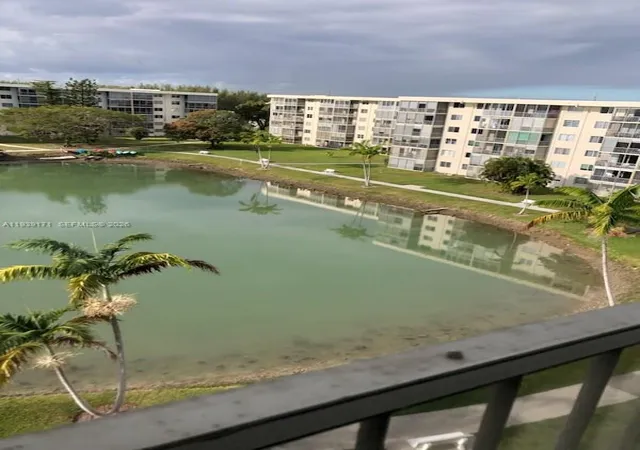 1st image of 2855 Leonard Dr #H606, Aventura, FL 33160 | MLS# A11939171