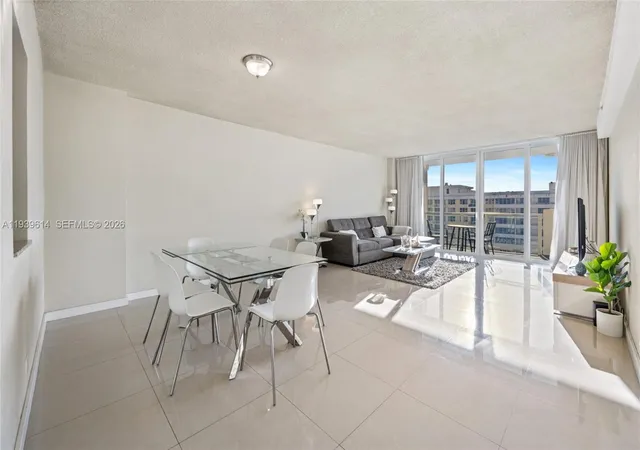 4th image of 5601 Collins Ave #1618, Miami Beach, FL 33140 | MLS# A11939614