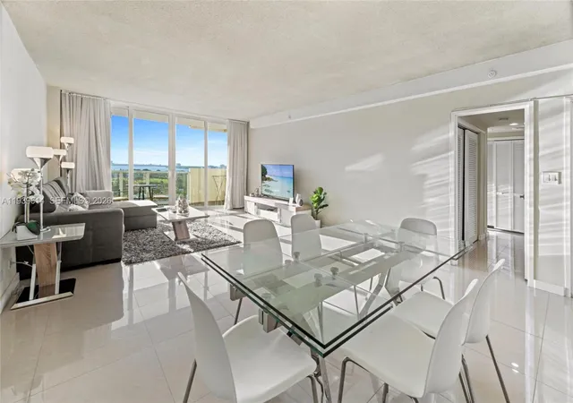5th image of 5601 Collins Ave #1618, Miami Beach, FL 33140 | MLS# A11939614