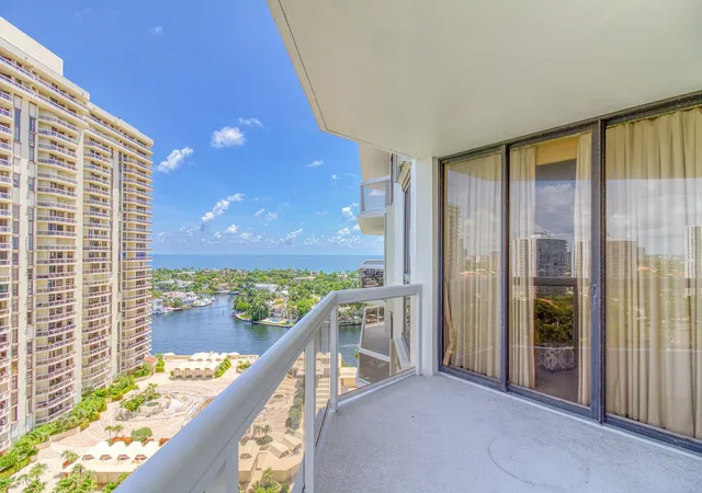 2nd image of 20185 E Country Club Dr #1709, Aventura, FL 33180 | MLS# F10543656
